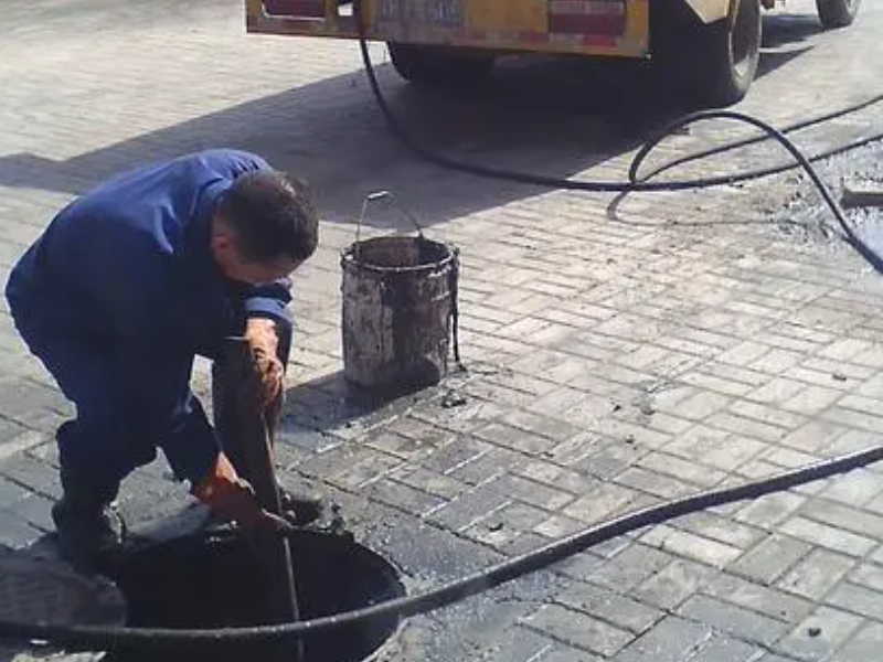天津静海区环卫车抽粪，清理污水池吸淤泥
